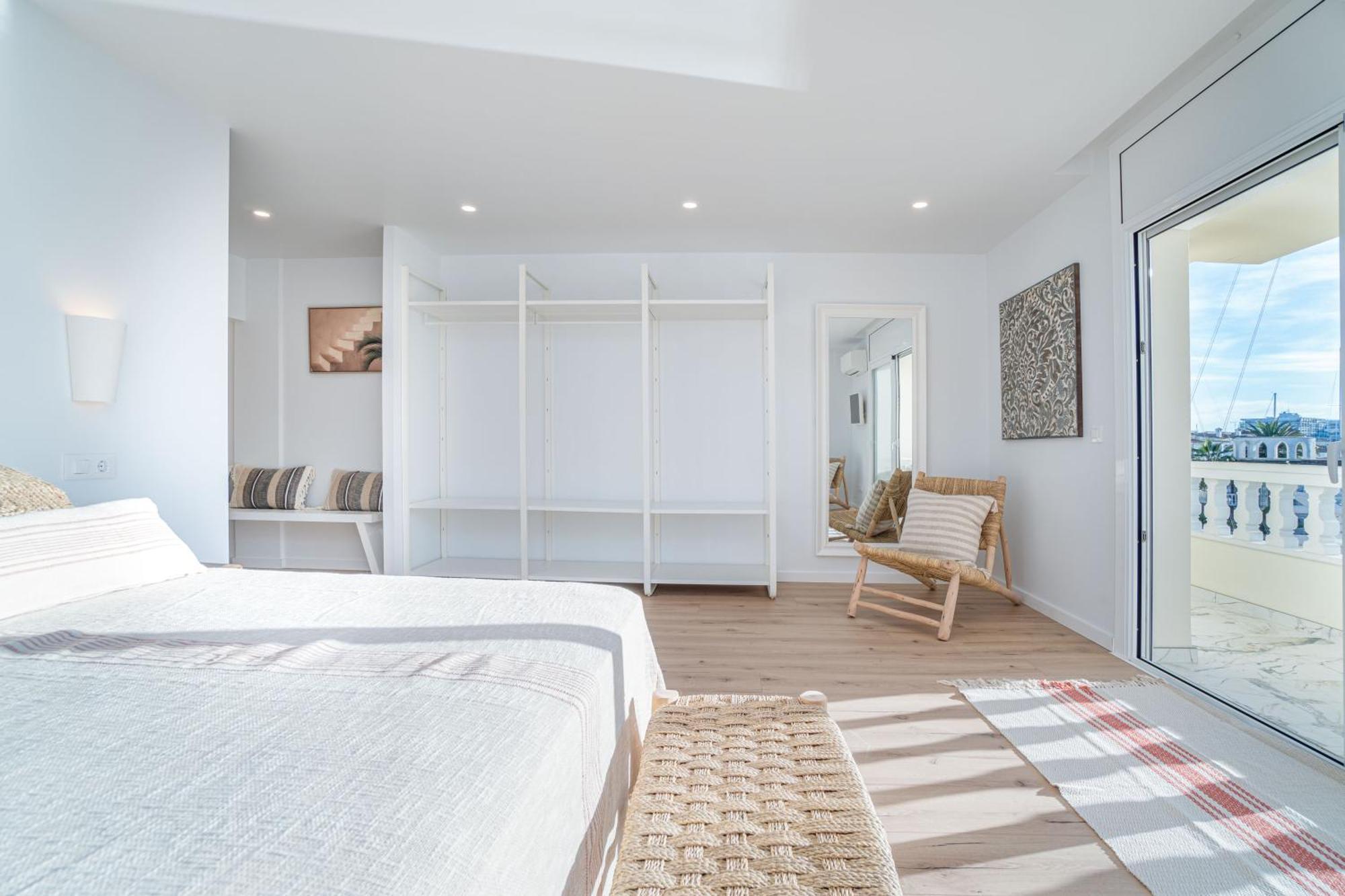 Moderno Apartamento Frente Al Canal Con Terrazas Apartment Емпуриабрава Екстериор снимка